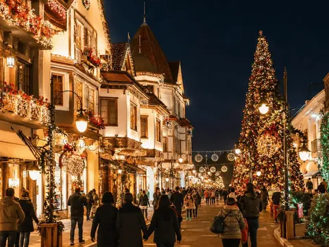 Rua iluminada no Natal Luz de Gramado