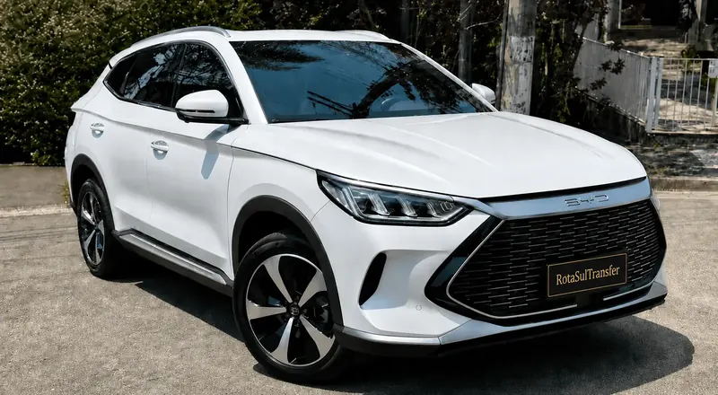 SUV branco da frota RotasSul Transfer para viagens privativas